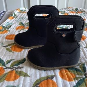 Bogs winter Velcro boots